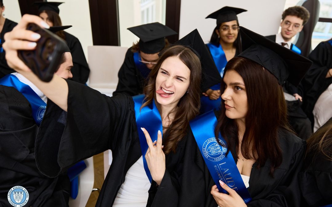 Hats off to our 2022 Bachelorโs cohort!